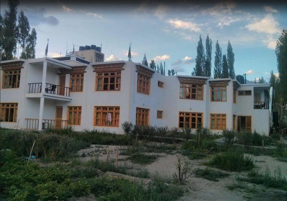 Hotel Ladakh Heaven Лех Экстерьер фото